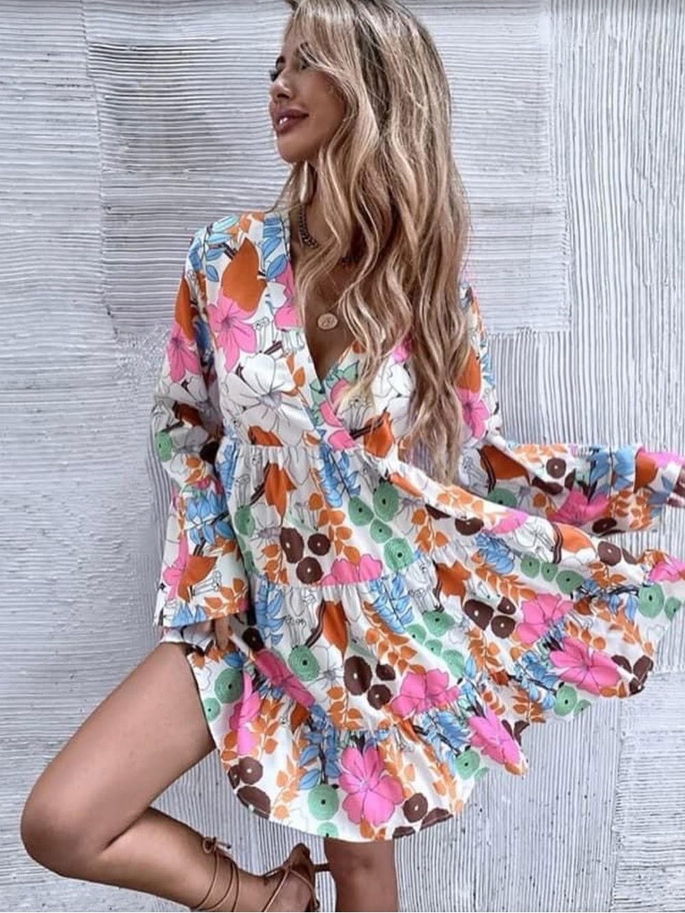 Sunday Up Women’s Valley Floral Tiered V-Neck Mini  Dress Size L NWT